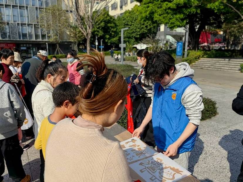 迎新年街道活动