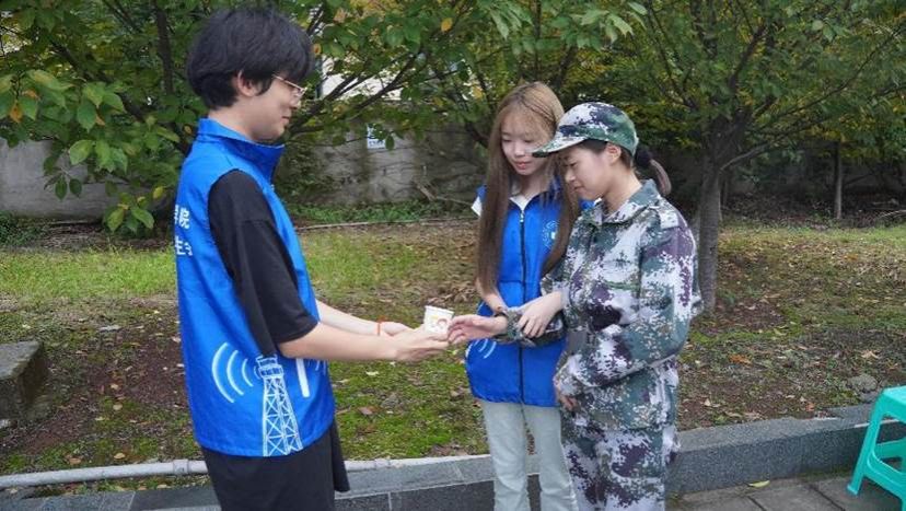 EEF7D591F3B5B460429396366C8C8D37